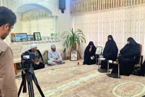 دیدار مدیر جامعه الزهرا با خانواده شهید دهشیری (1)