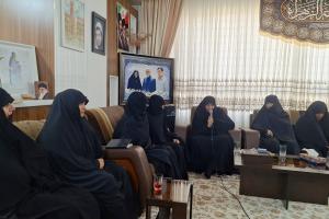 دیدار مدیر جامعه الزهرا با خانواده شهید حسنی سعدی