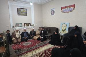 دیدار خانم برقعی با خانواده شهید رسولی نیا3